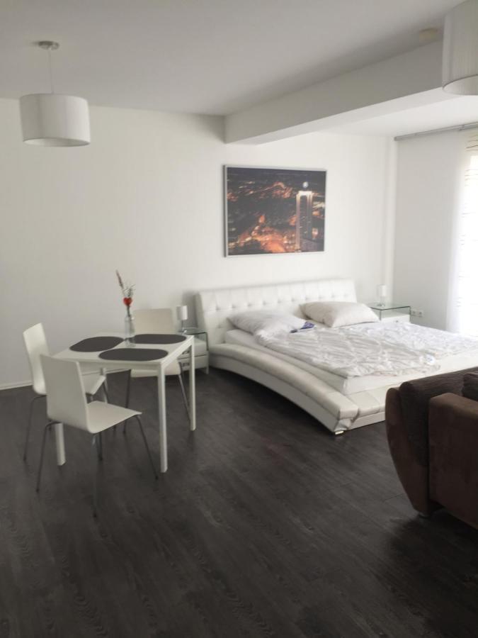 Appartements Am Hafen 즈벤카우 외부 사진